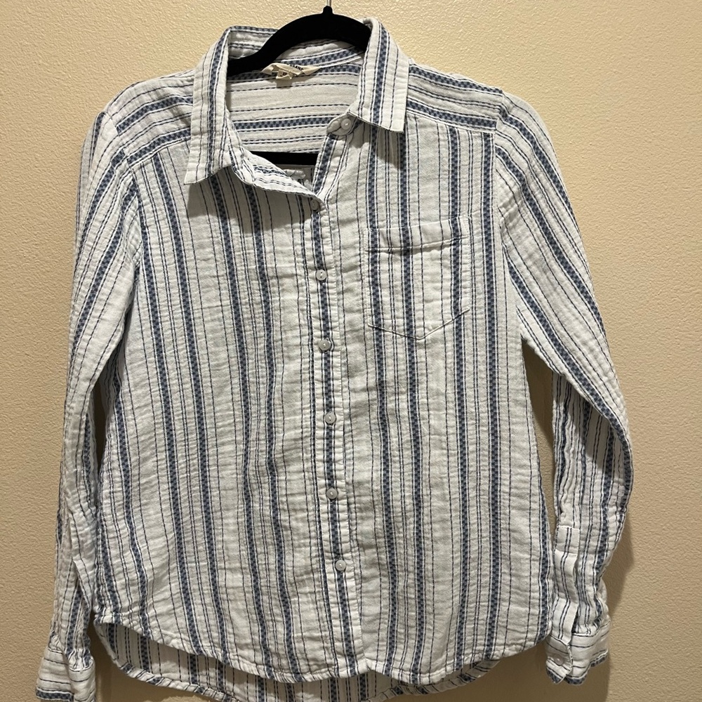 Women’s White & Blue Striped Long-Sleeve Button-Up Shirt